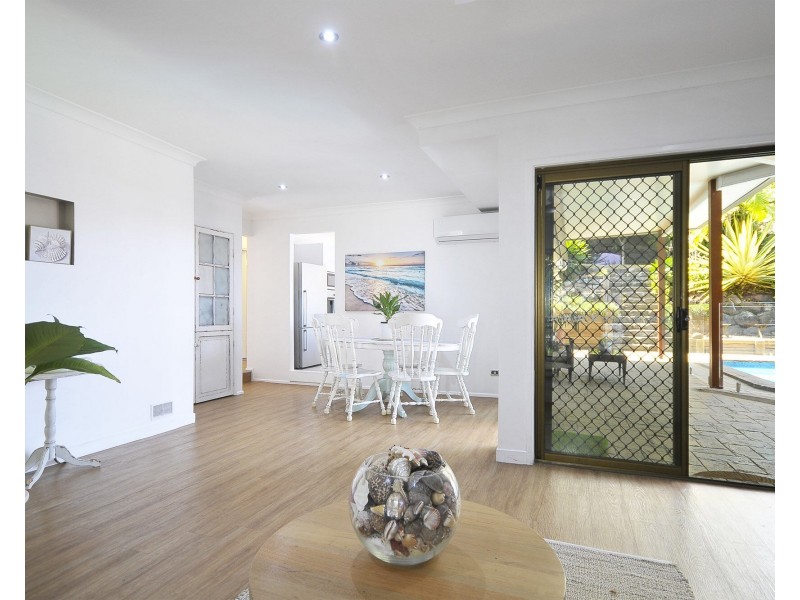 17 Esperance Close, Elanora QLD 4221