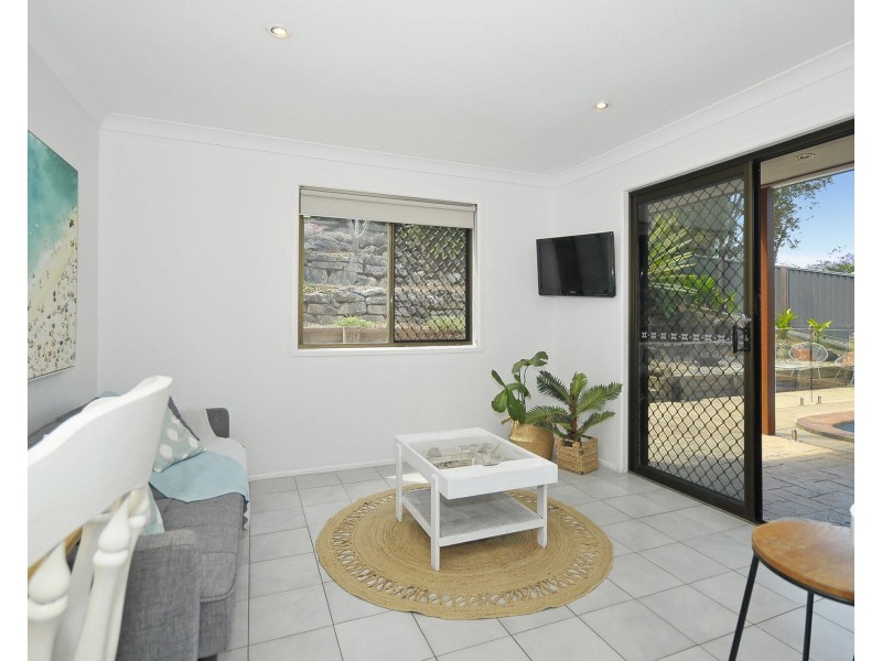 17 Esperance Close, Elanora QLD 4221
