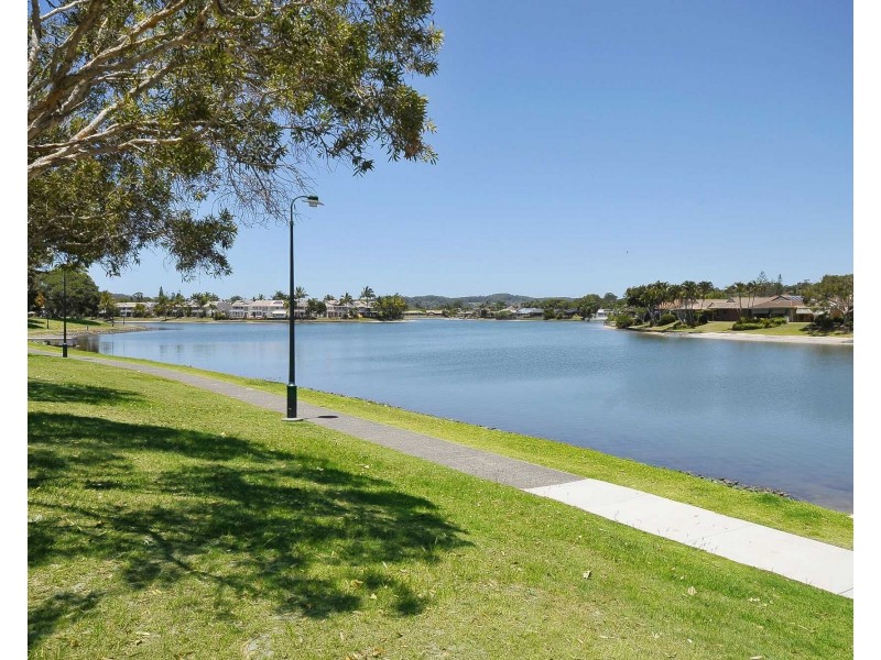 17 Esperance Close, Elanora QLD 4221