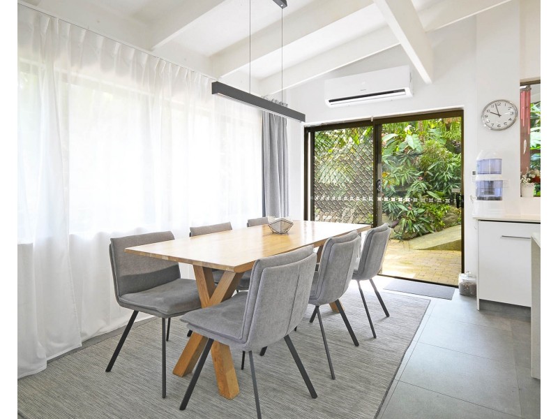 25 Esperance Close, Elanora QLD 4221