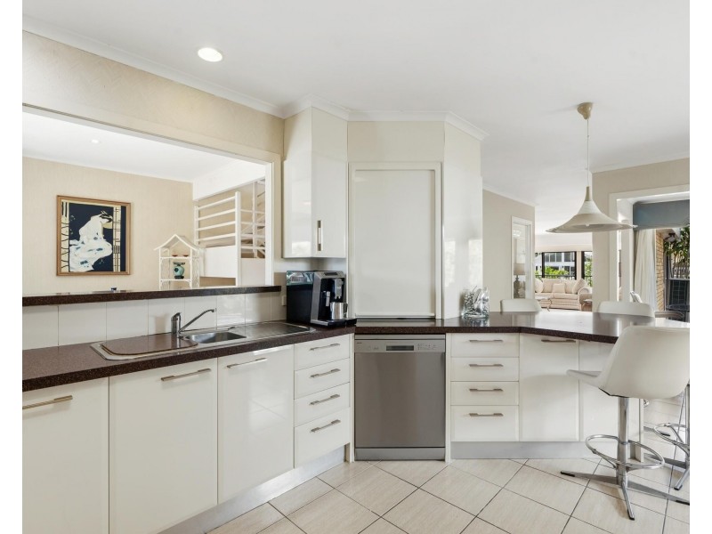 38 Southern Cross Drive, Surfers Paradise QLD 4217