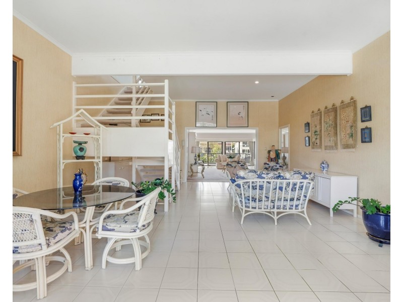 38 Southern Cross Drive, Surfers Paradise QLD 4217
