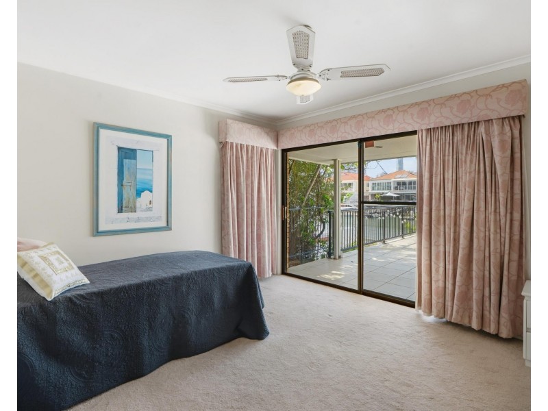 38 Southern Cross Drive, Surfers Paradise QLD 4217