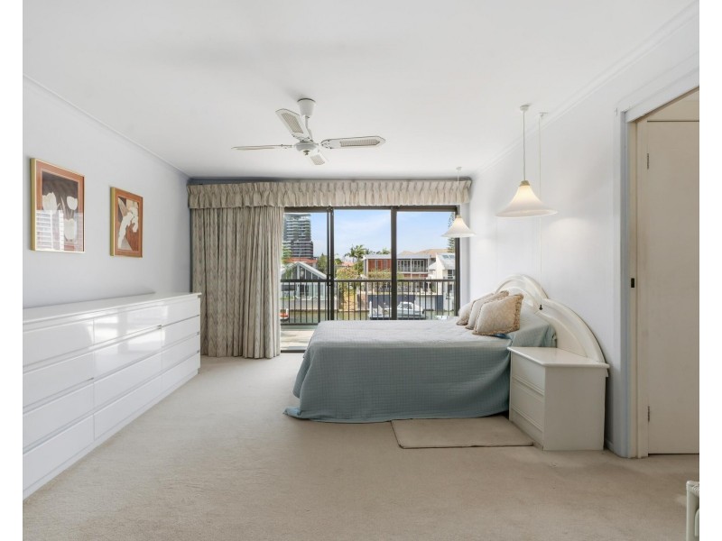 38 Southern Cross Drive, Surfers Paradise QLD 4217