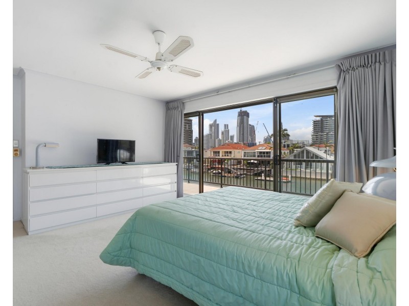 38 Southern Cross Drive, Surfers Paradise QLD 4217