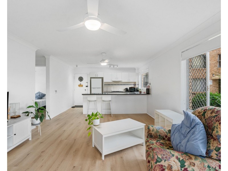 1/9 Twenty Eighth Avenue, Palm Beach QLD 4221