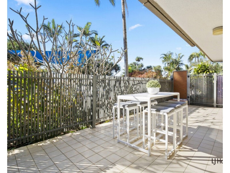 2/828 Pacific Parade, Currumbin QLD 4223