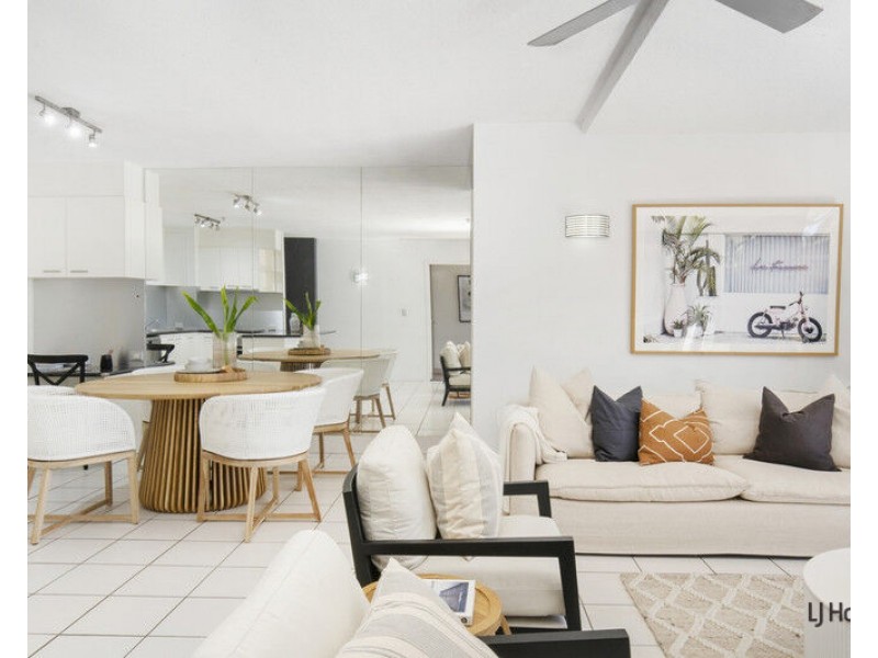2/828 Pacific Parade, Currumbin QLD 4223