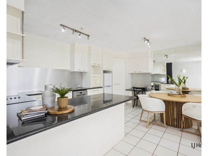 2/828 Pacific Parade, Currumbin QLD 4223