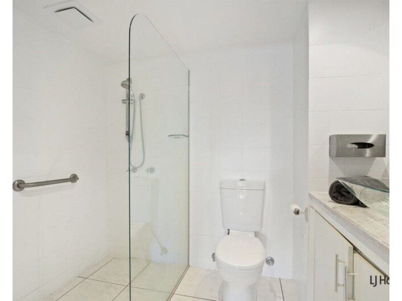 2/828 Pacific Parade, Currumbin QLD 4223