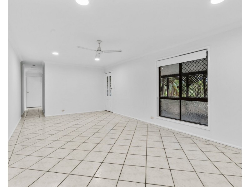 345 Hinkler Drive, Worongary QLD 4213