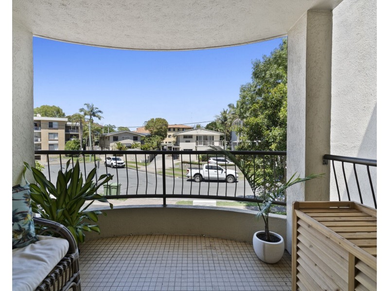 3/3 Nyrang Avenue, Palm Beach QLD 4221