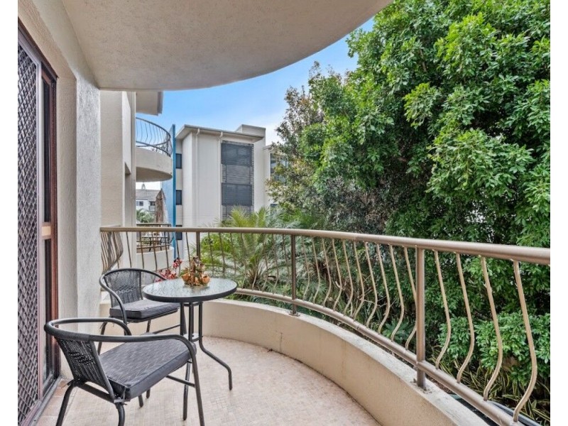 3/3 Nyrang Avenue, Palm Beach QLD 4221