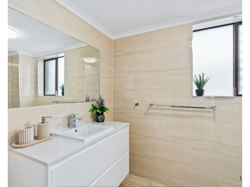 3/3 Nyrang Avenue, Palm Beach QLD 4221