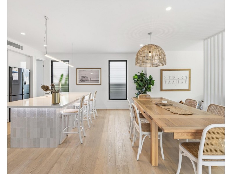 22 Tawarri Crescent, Burleigh Heads QLD 4220