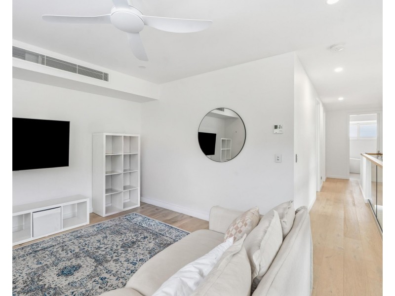 22 Tawarri Crescent, Burleigh Heads QLD 4220