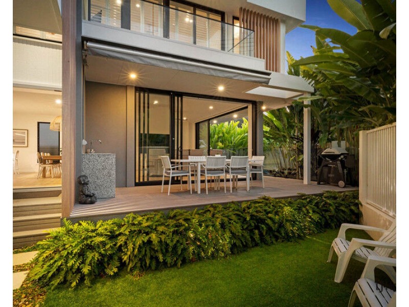 22 Tawarri Crescent, Burleigh Heads QLD 4220