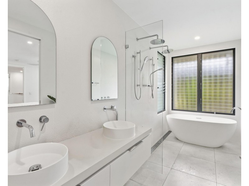 22 Tawarri Crescent, Burleigh Heads QLD 4220