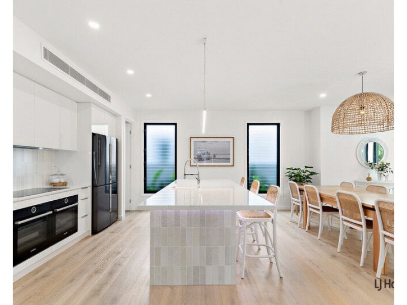 22 Tawarri Crescent, Burleigh Heads QLD 4220