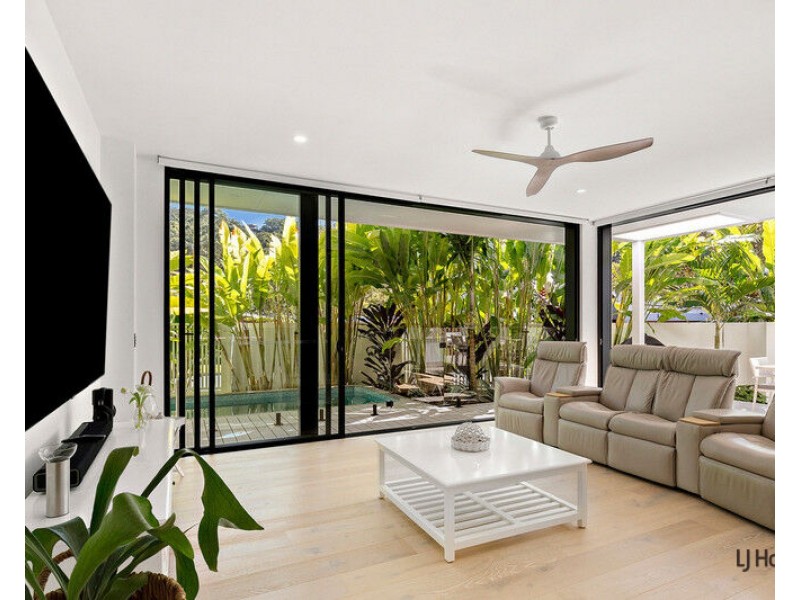22 Tawarri Crescent, Burleigh Heads QLD 4220