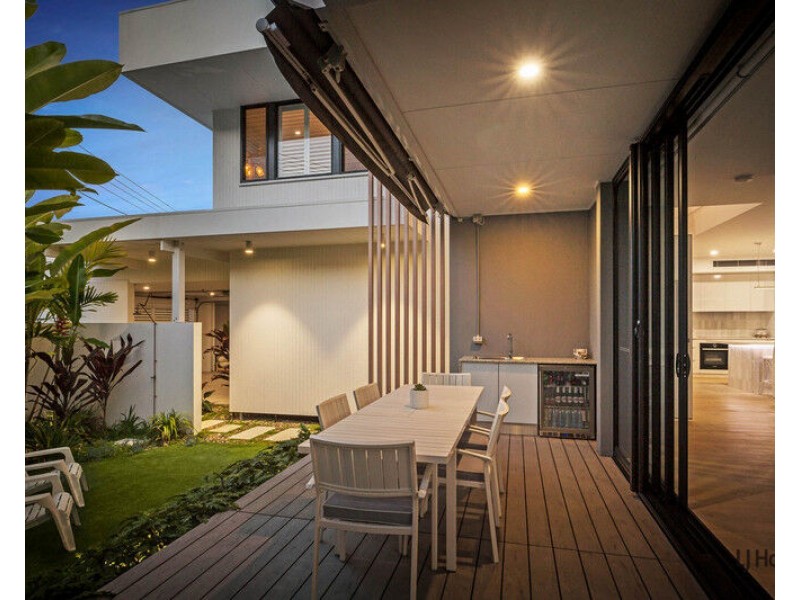 22 Tawarri Crescent, Burleigh Heads QLD 4220