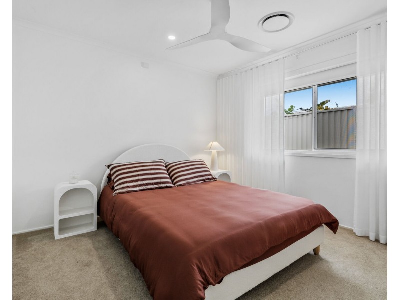 20 Long Island Court, Mermaid Waters QLD 4218