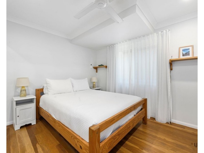 2/24 Woodgee Street, Currumbin QLD 4223