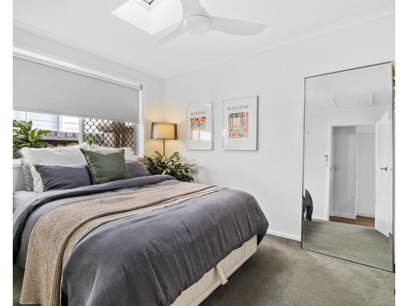 2/97 Nobby Parade, Miami QLD 4220