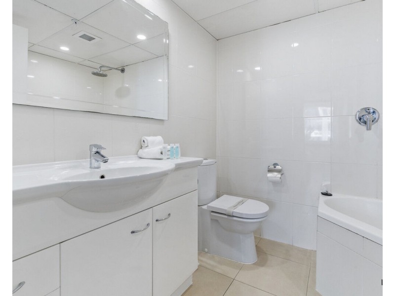34/114 The Esplanade, Surfers Paradise QLD 4217