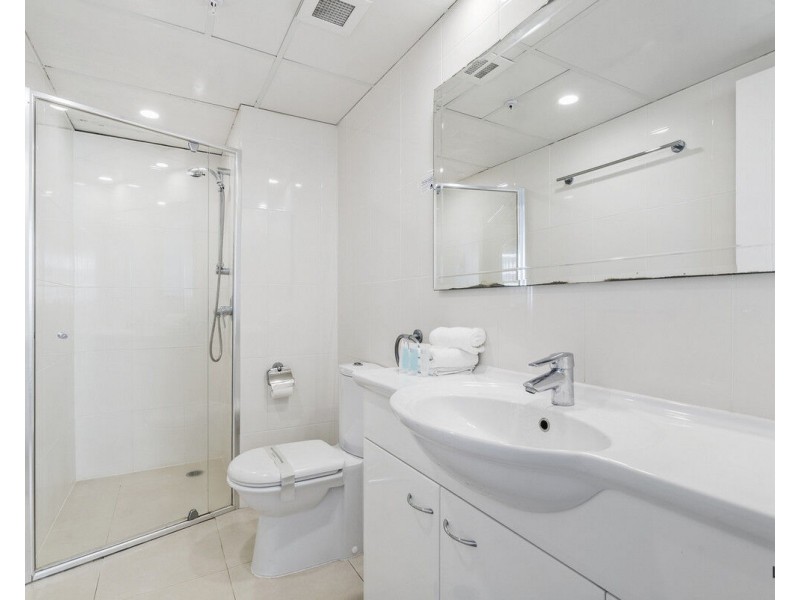34/114 The Esplanade, Surfers Paradise QLD 4217