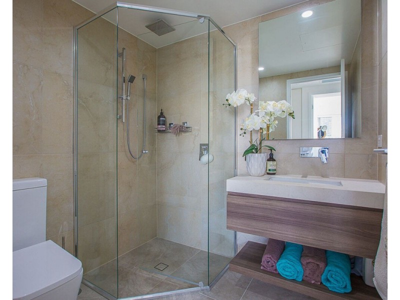 805/30 Brighton Parade, Southport QLD 4215