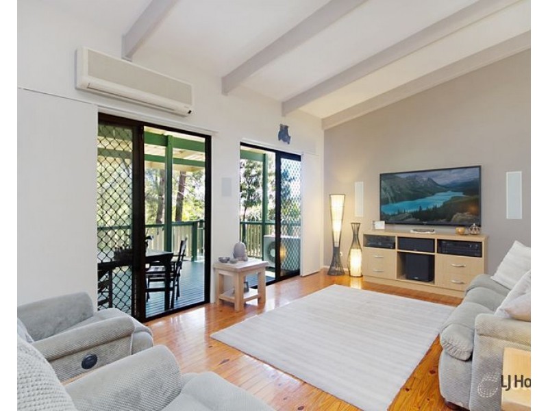 38 Currant Street, Elanora QLD 4221