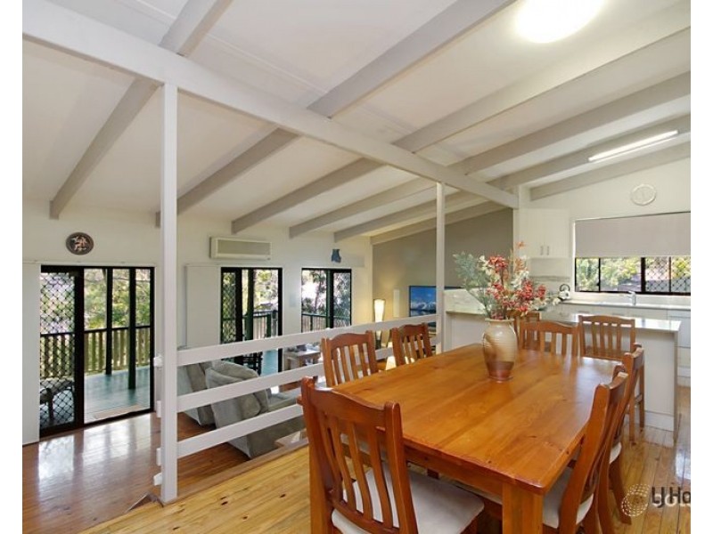 38 Currant Street, Elanora QLD 4221