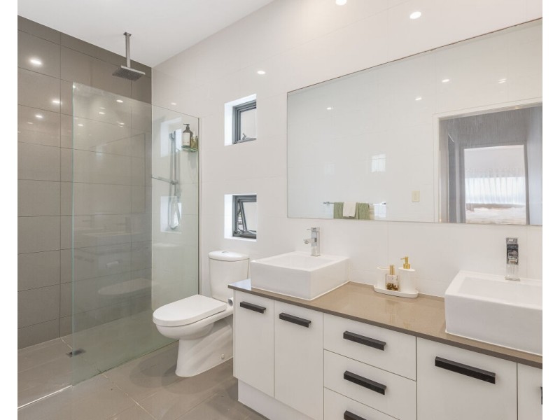1/3 Winders Avenue, Tugun QLD 4224