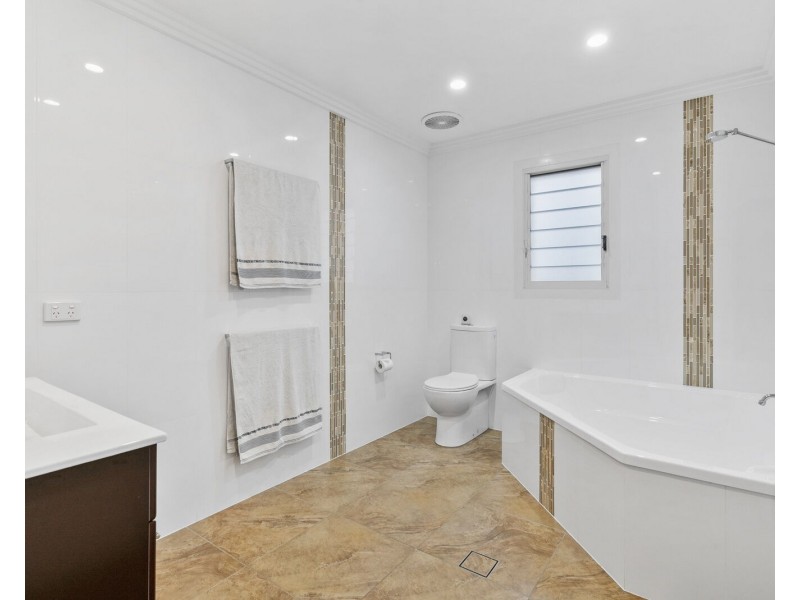 27 Twenty Third Avenue, Palm Beach QLD 4221
