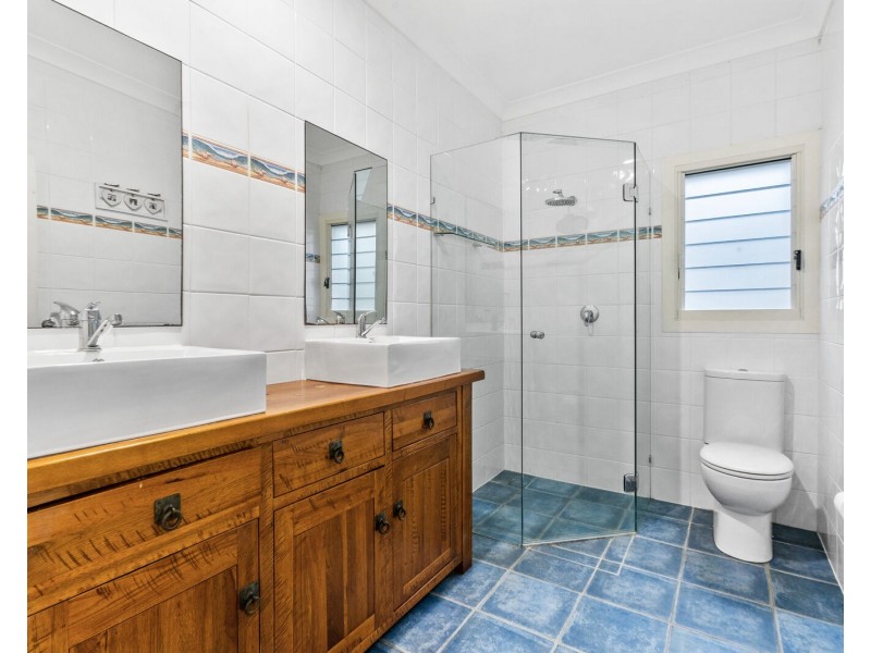 27 Twenty Third Avenue, Palm Beach QLD 4221