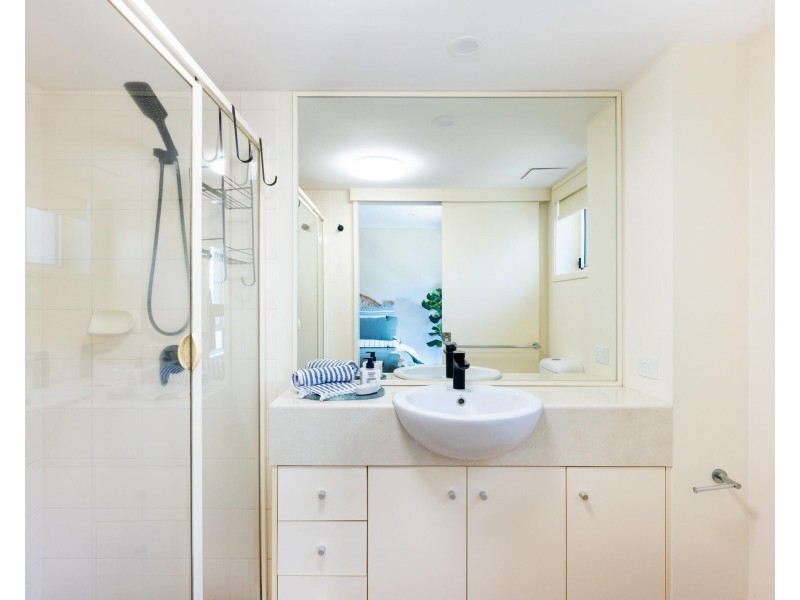 5/24-26 Dutton Street, Coolangatta QLD 4225
