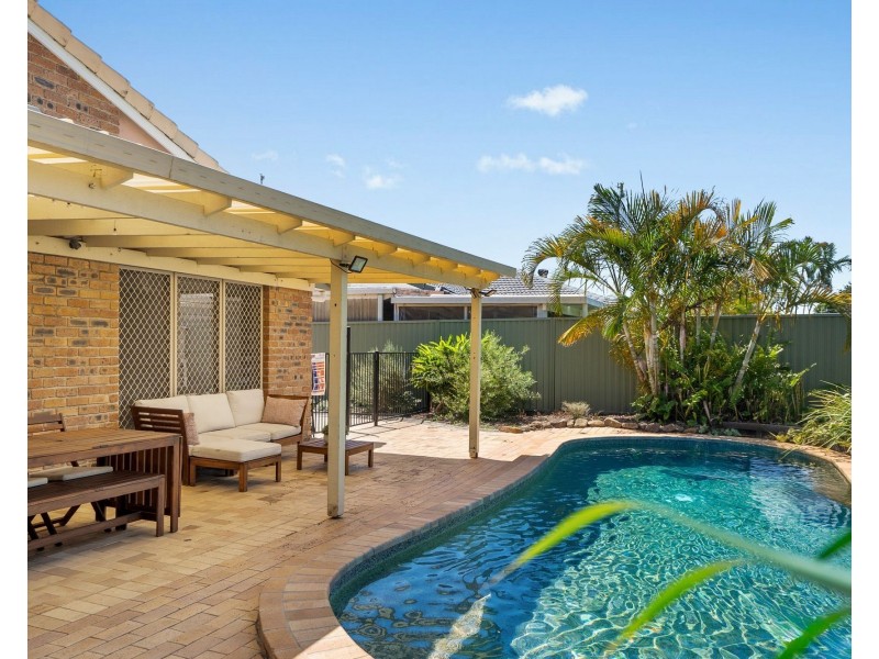 253 Nineteenth Avenue, Elanora QLD 4221