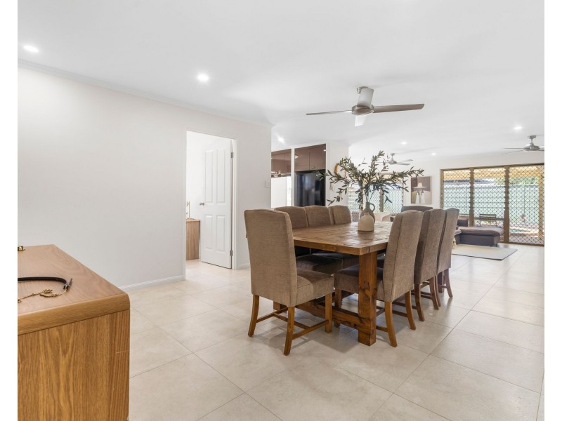 253 Nineteenth Avenue, Elanora QLD 4221