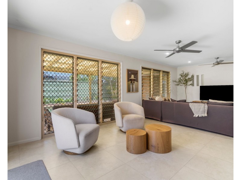 253 Nineteenth Avenue, Elanora QLD 4221