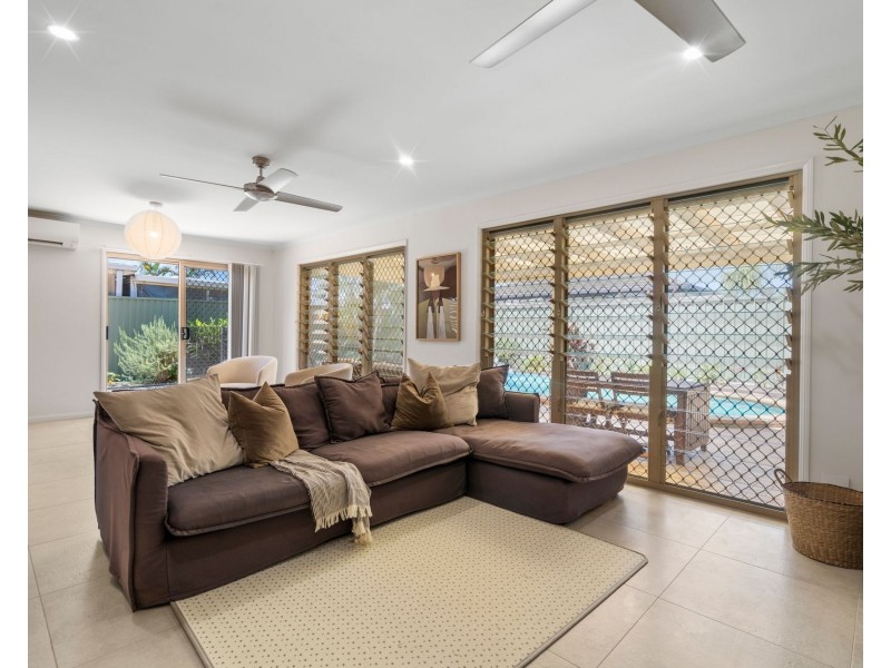 253 Nineteenth Avenue, Elanora QLD 4221