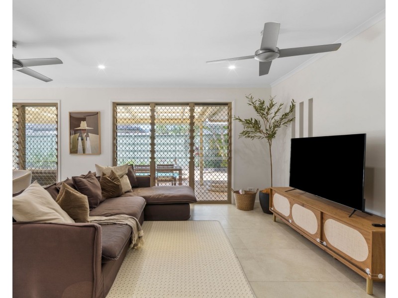 253 Nineteenth Avenue, Elanora QLD 4221