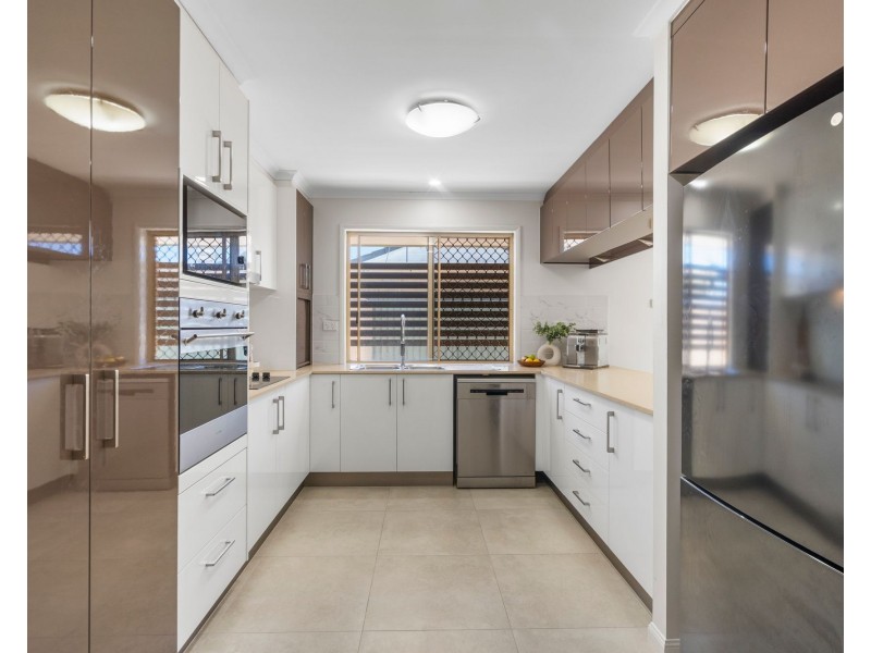 253 Nineteenth Avenue, Elanora QLD 4221
