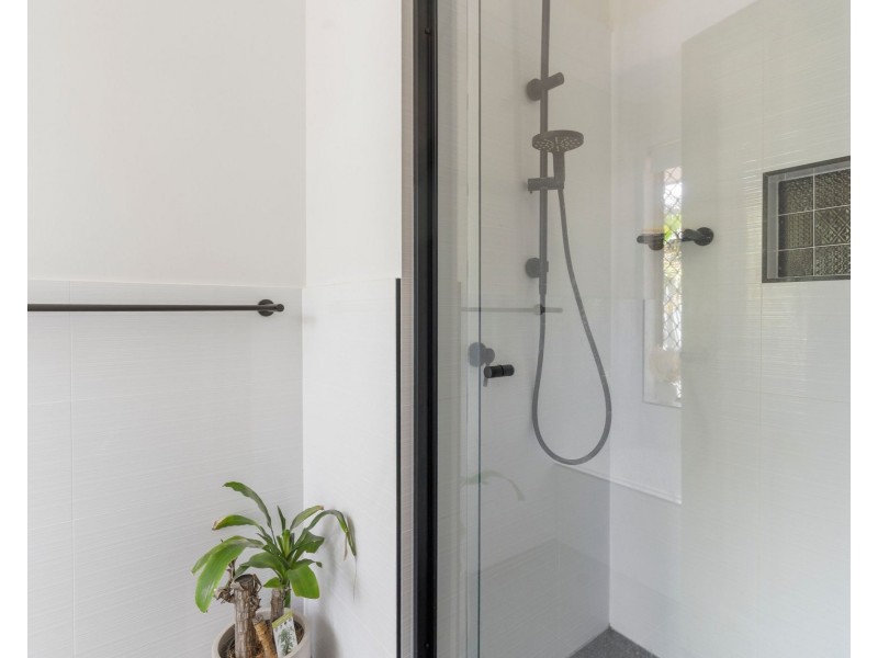 253 Nineteenth Avenue, Elanora QLD 4221