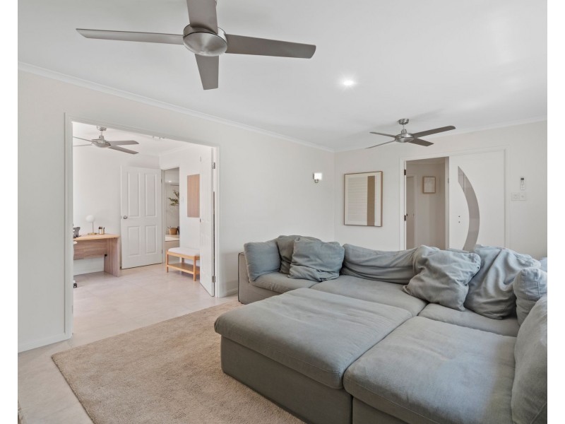 253 Nineteenth Avenue, Elanora QLD 4221