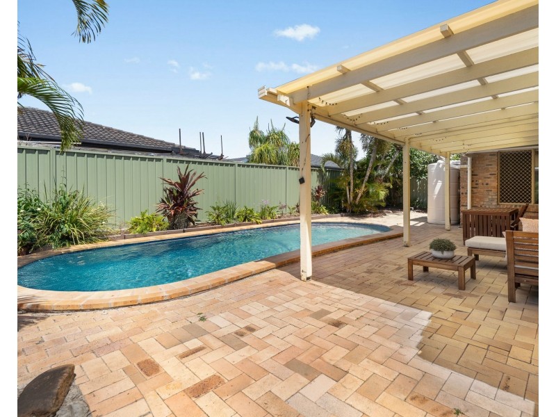 253 Nineteenth Avenue, Elanora QLD 4221