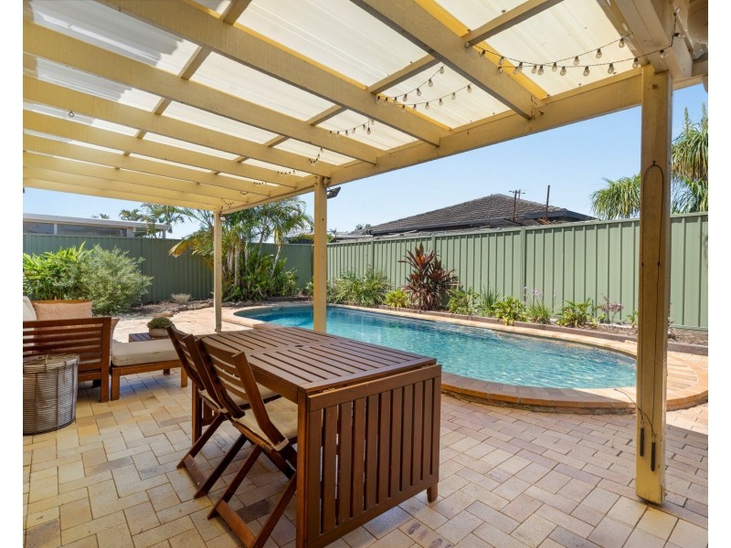 253 Nineteenth Avenue, Elanora QLD 4221