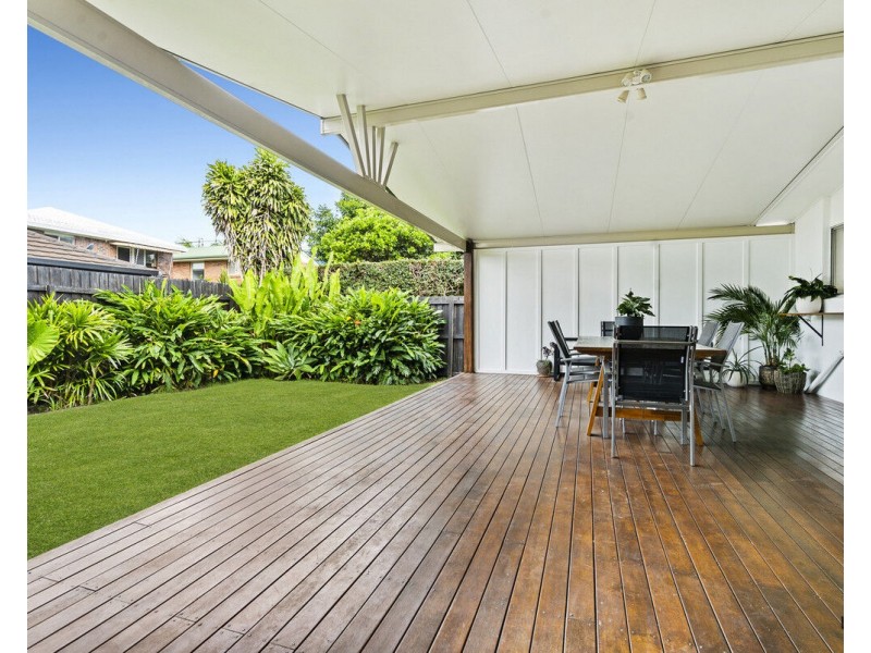 2/97 Nobby Parade, Miami QLD 4220