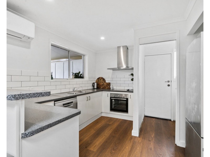 2/97 Nobby Parade, Miami QLD 4220