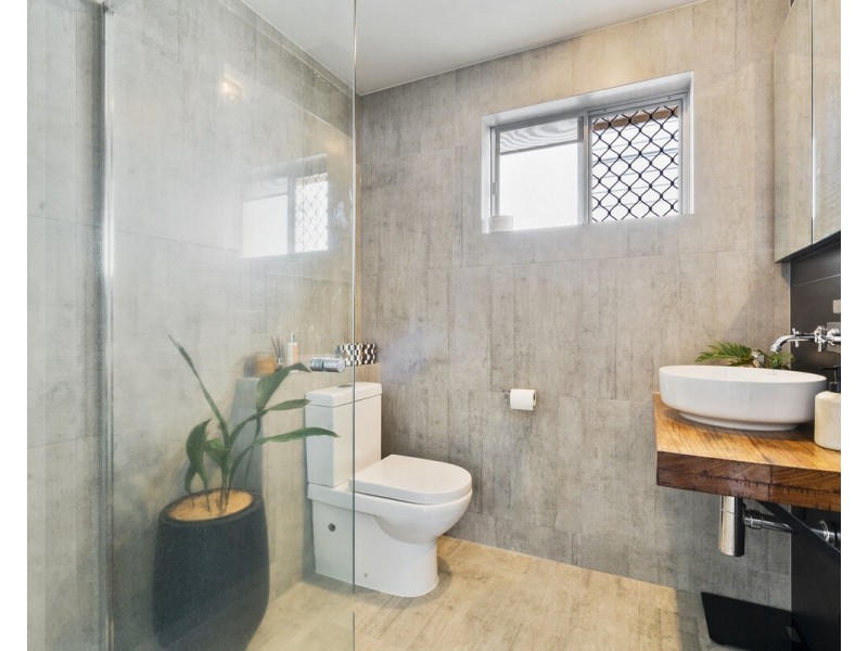 2/97 Nobby Parade, Miami QLD 4220